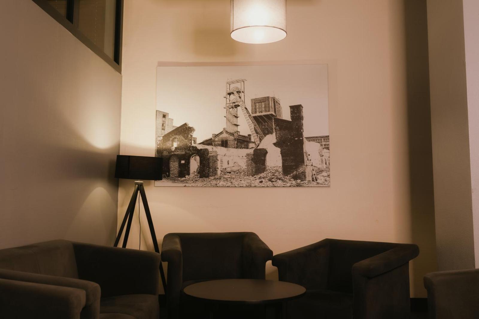 קטוביץ Economy Silesian Hotel מראה חיצוני תמונה