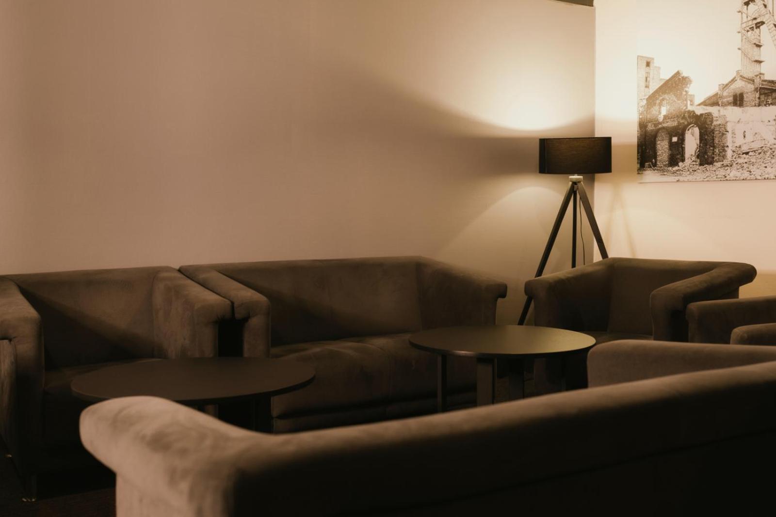 קטוביץ Economy Silesian Hotel מראה חיצוני תמונה