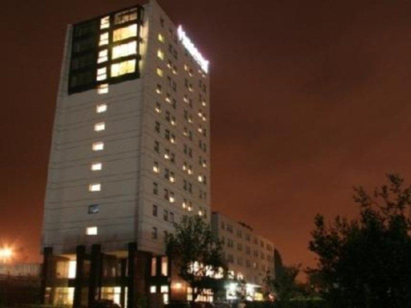 קטוביץ Economy Silesian Hotel מראה חיצוני תמונה